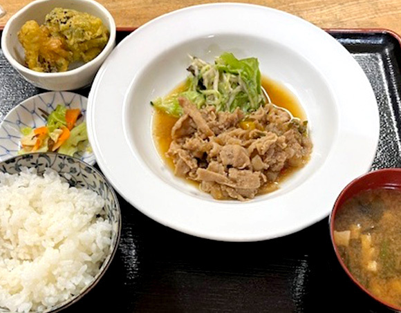豚の生姜焼き、ブロッコリーフライ