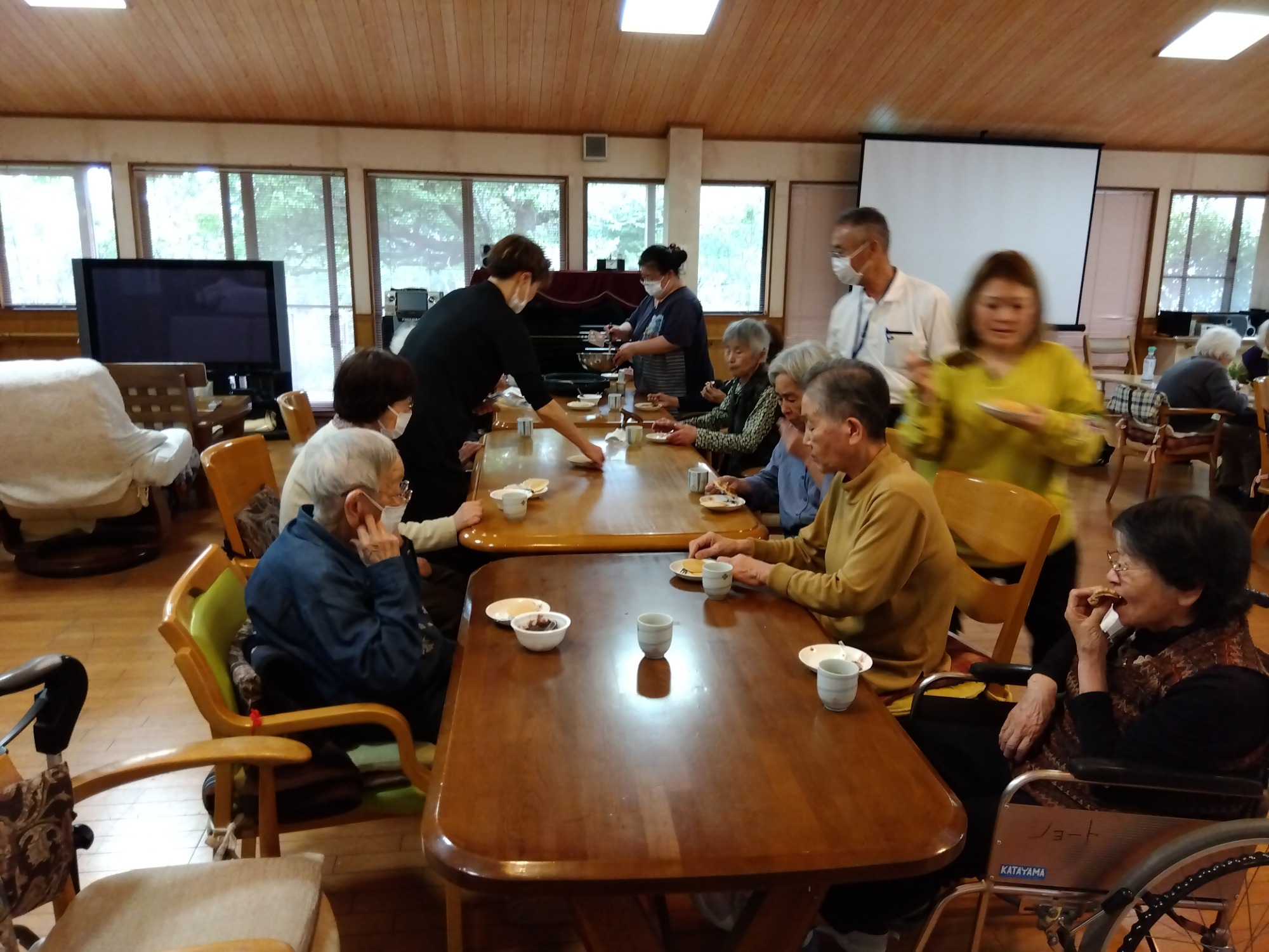 2024.10.26　デイおでかけの様子　コスモス畑へドライブ