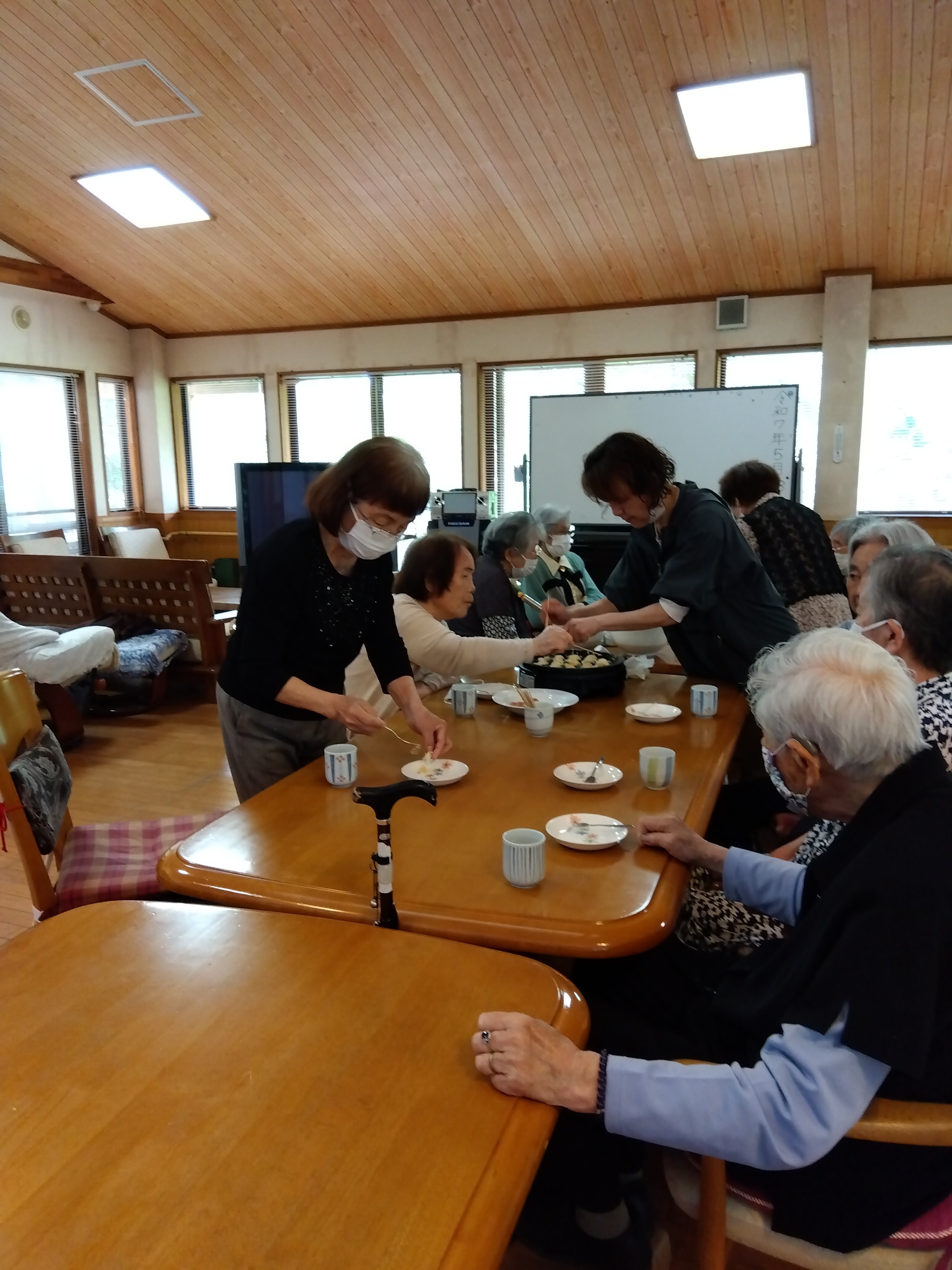 2024.10.26　デイおでかけの様子　コスモス畑へドライブ
