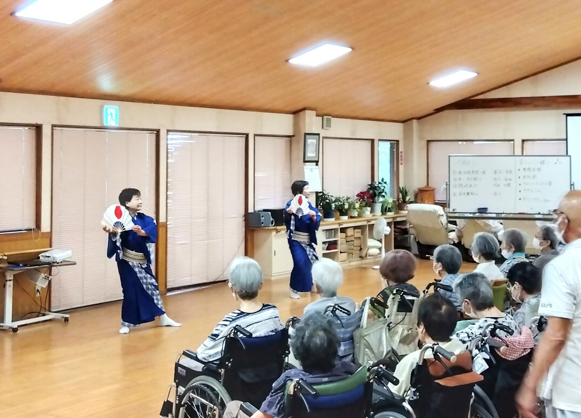2024.10.26　デイおでかけの様子　コスモス畑へドライブ