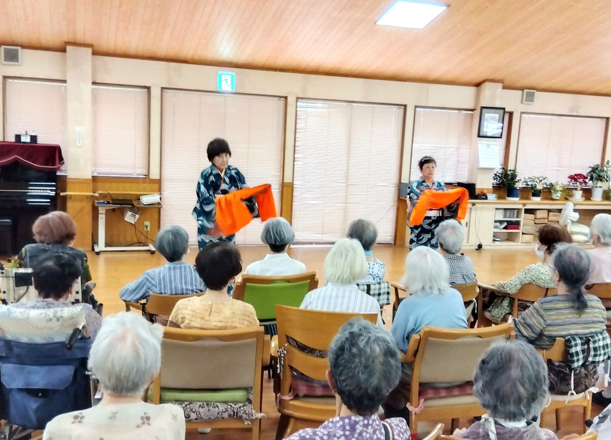 2024.10.26　デイおでかけの様子　コスモス畑へドライブ