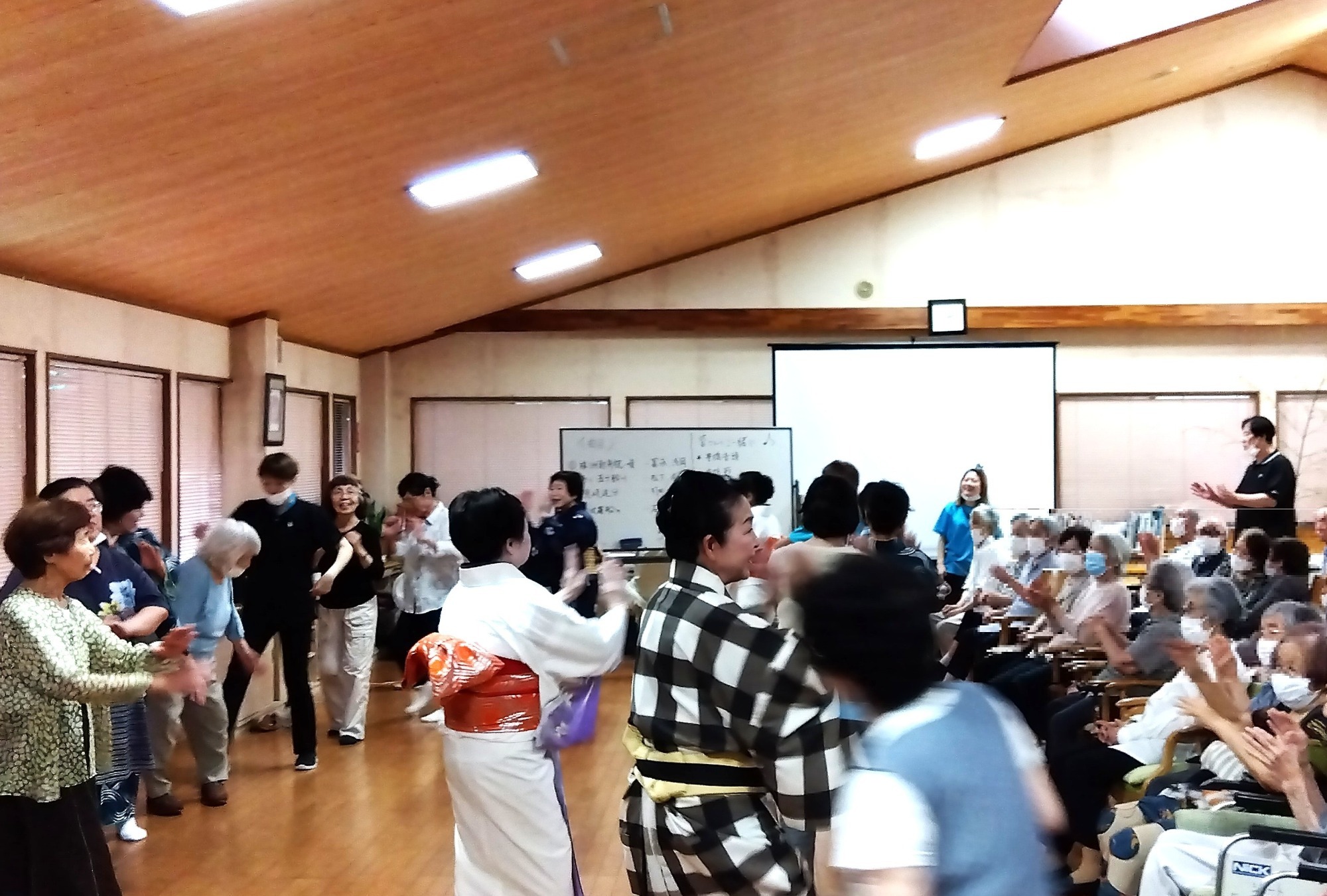 2024.10.26　デイおでかけの様子　コスモス畑へドライブ