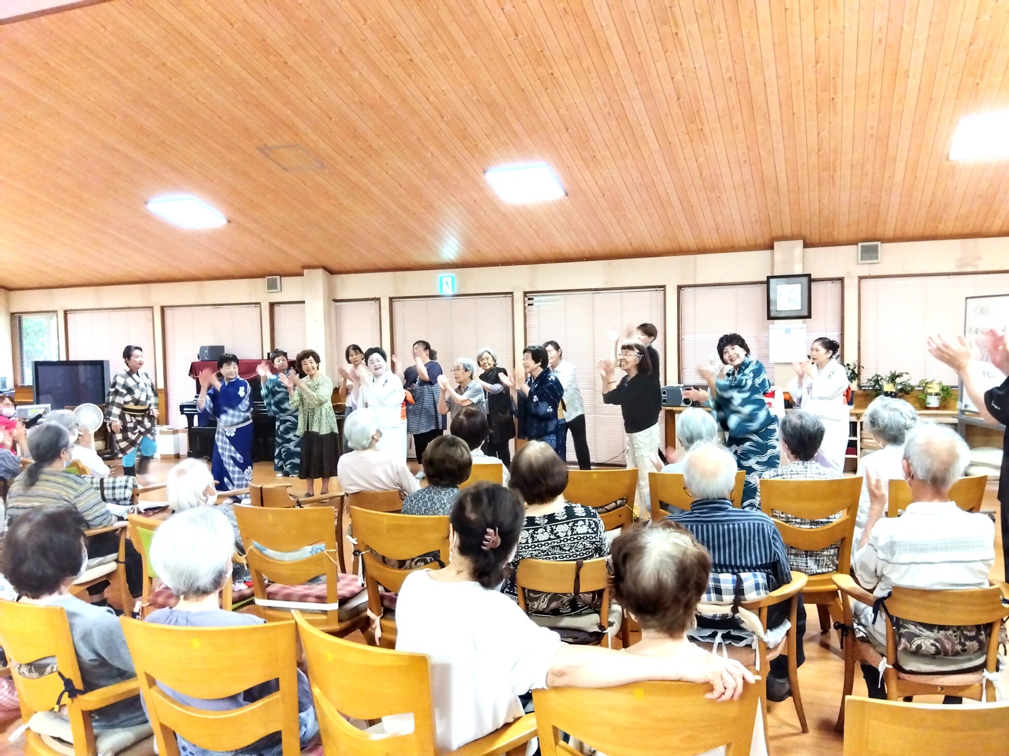 2024.10.26　デイおでかけの様子　コスモス畑へドライブ