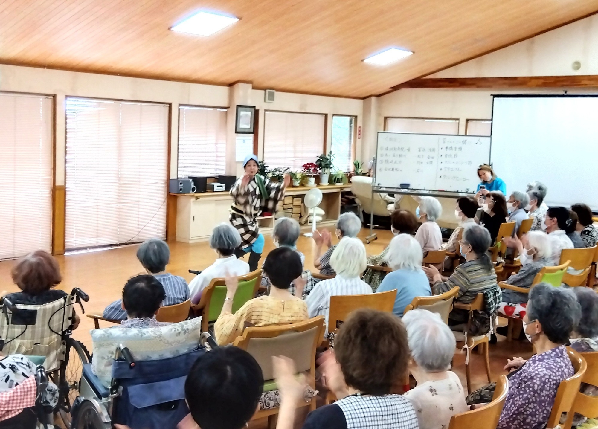 2024.10.26　デイおでかけの様子　コスモス畑へドライブ