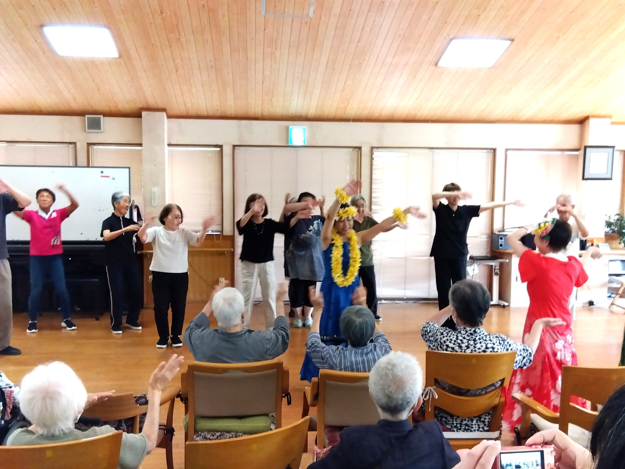 2024.10.26　デイおでかけの様子　コスモス畑へドライブ