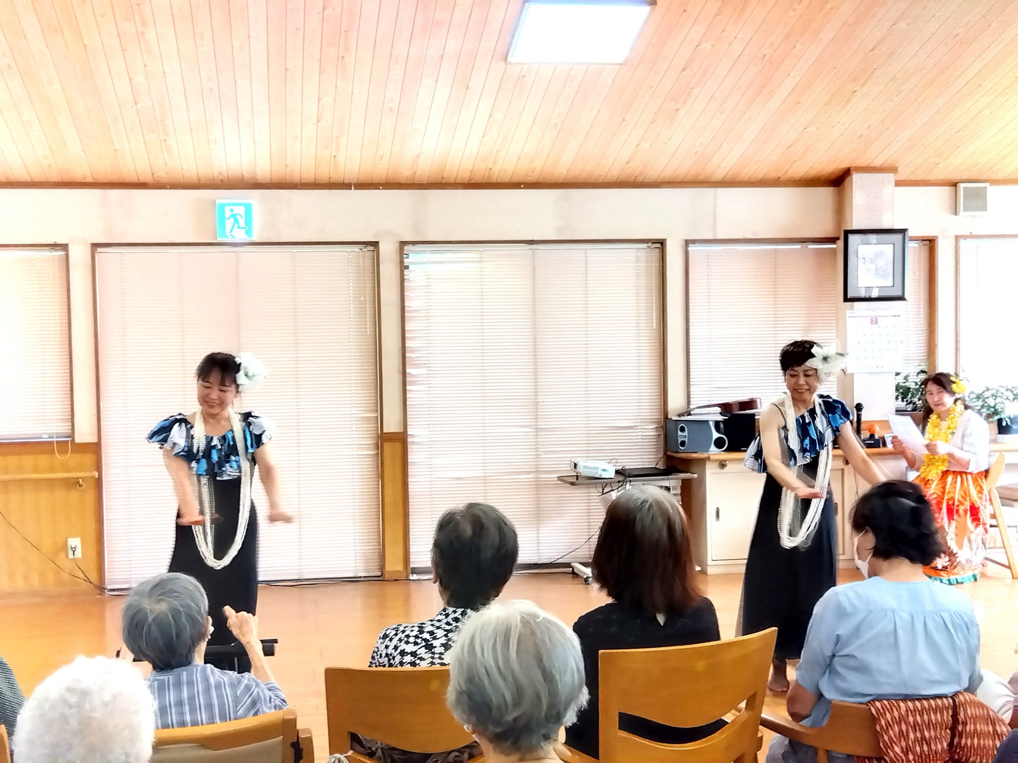 2024.10.26　デイおでかけの様子　コスモス畑へドライブ