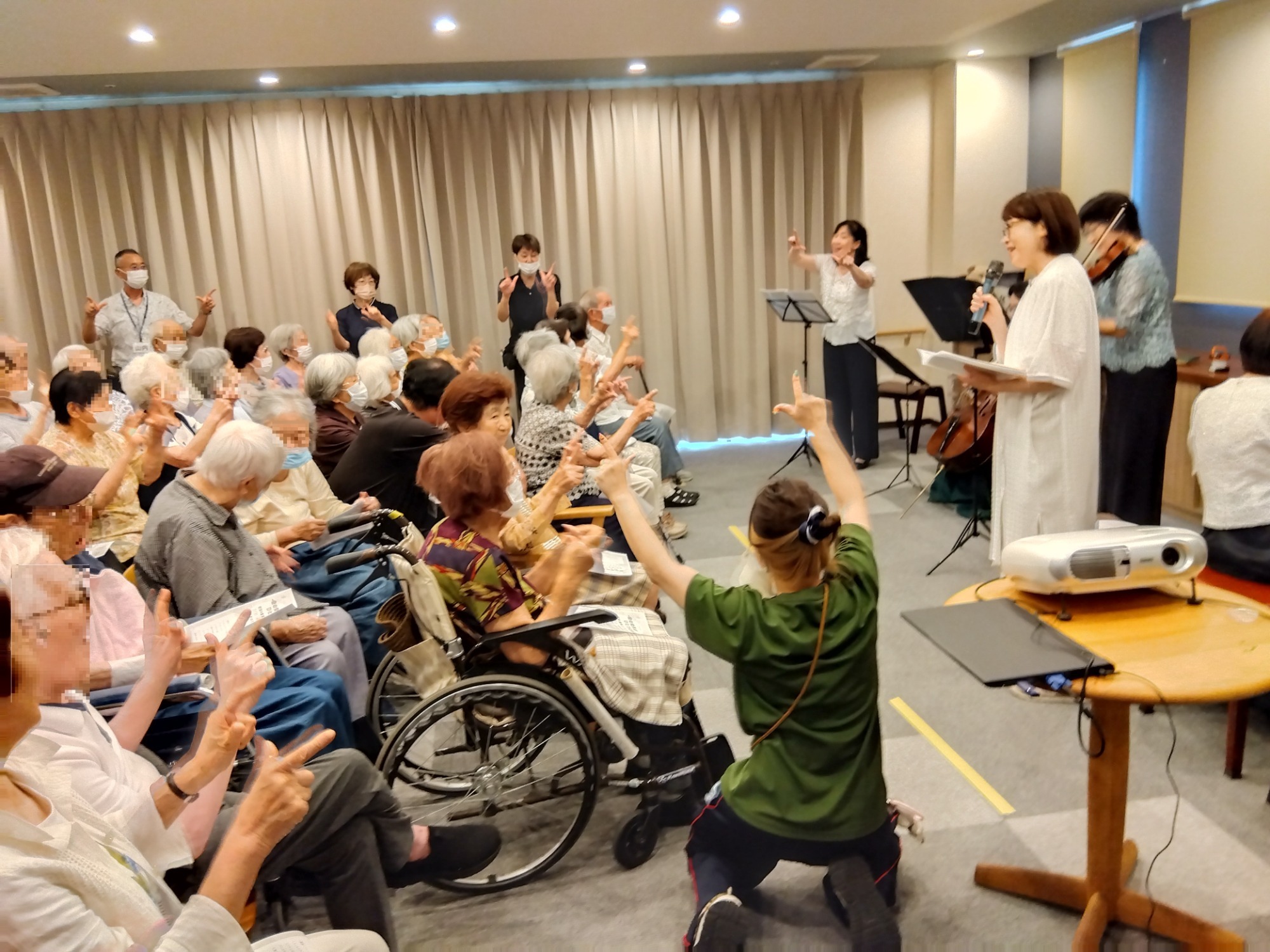 2024.10.26　デイおでかけの様子　コスモス畑へドライブ
