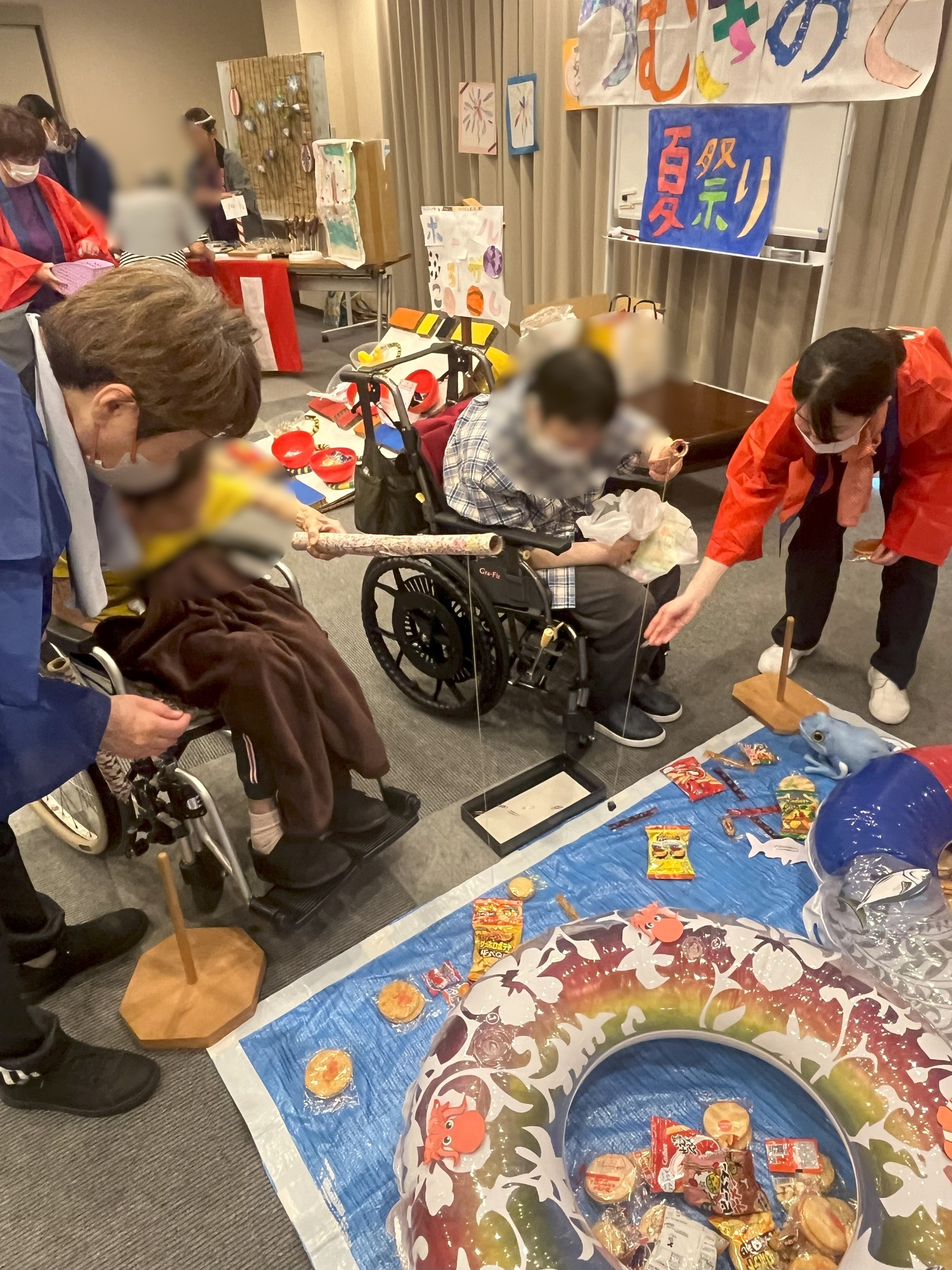 2024.10.26　デイおでかけの様子　コスモス畑へドライブ
