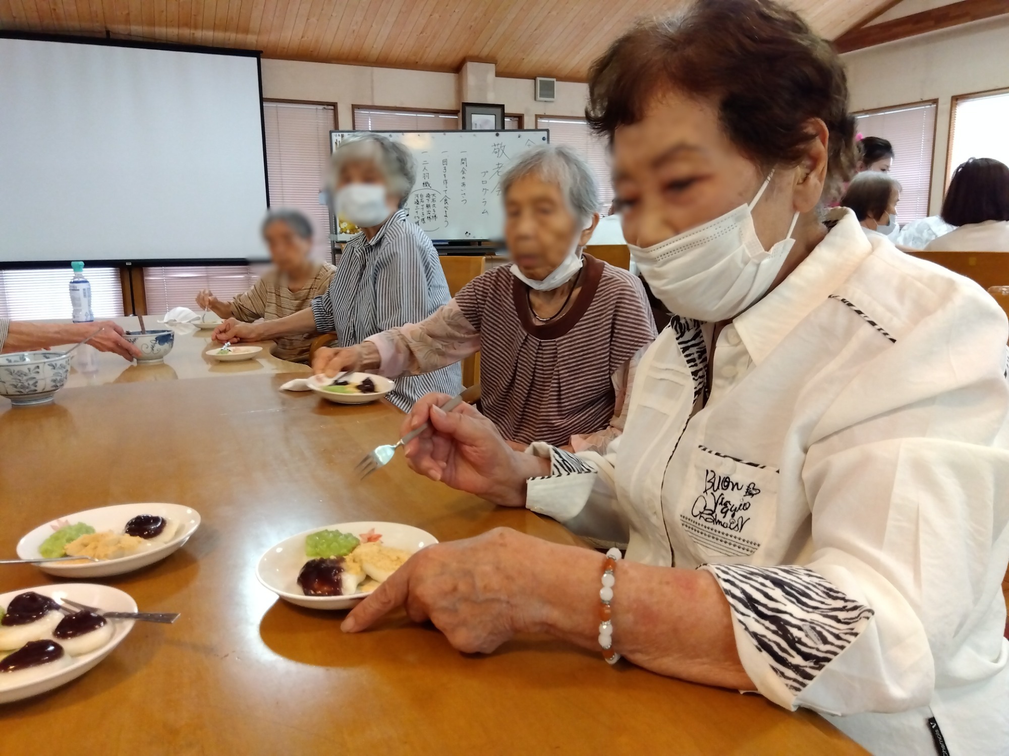 2024.10.26　デイおでかけの様子　コスモス畑へドライブ